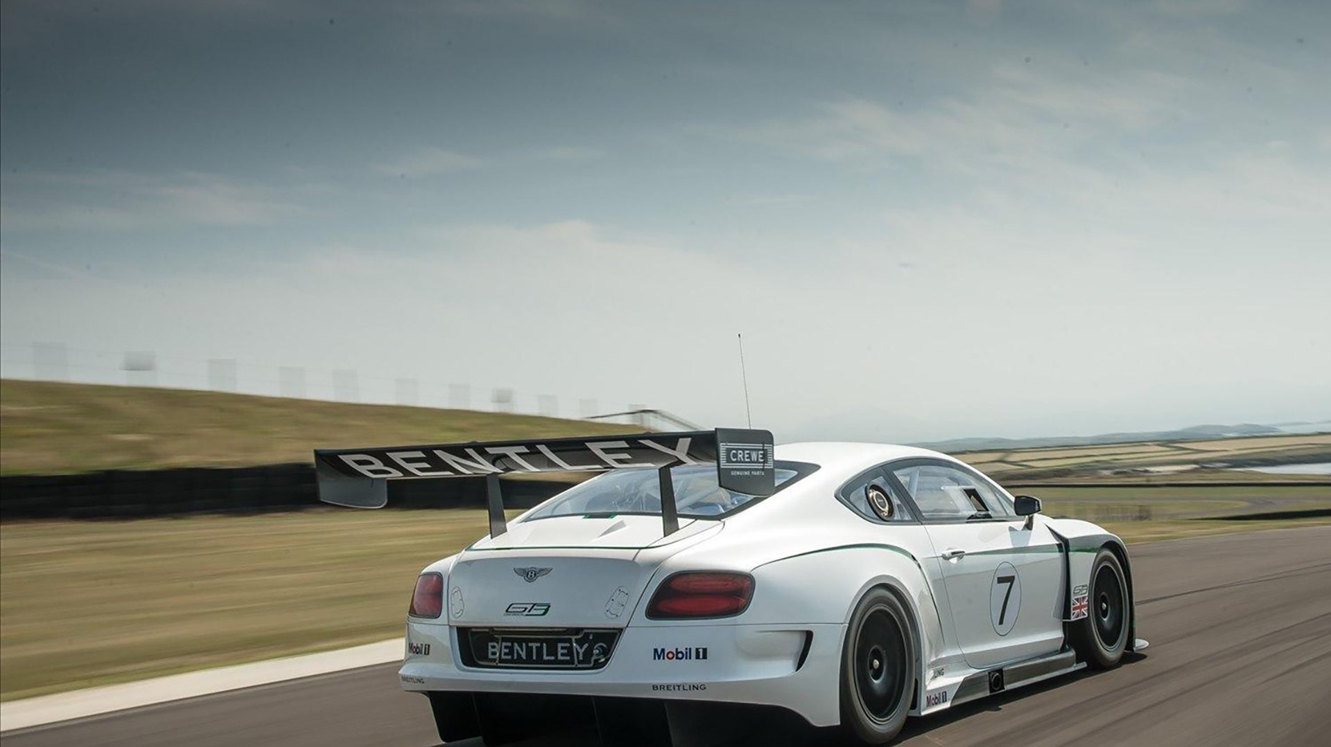 开云·体育官方网站入口-体育公益组织推动乡村小学捐建运动场地，公益体育项目